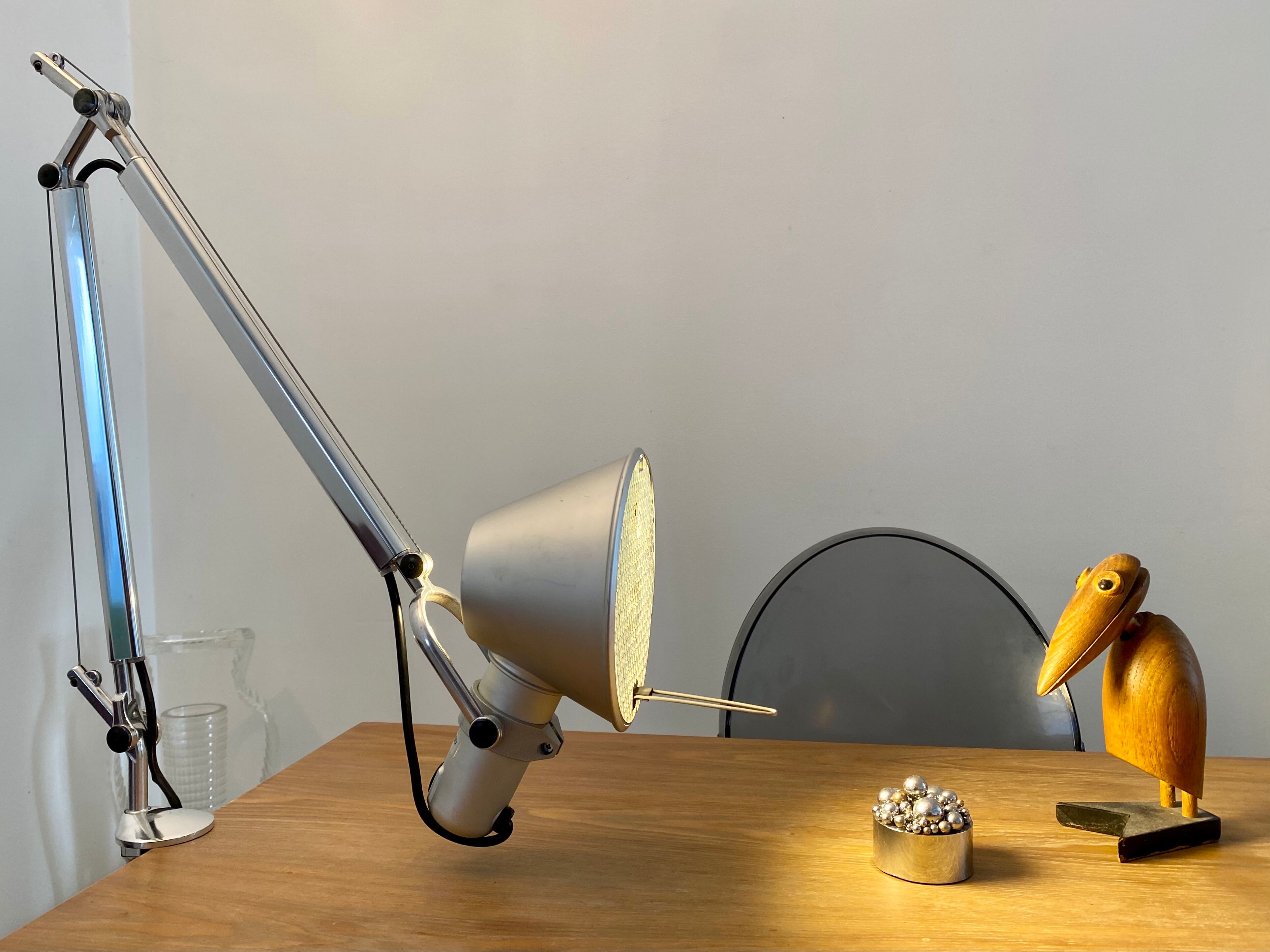 Artemide Tolomeo mini desk lamp on pliers and design Michele De Lucchi - Giancarlo Fassina