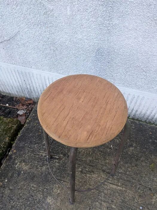 Workshop stool