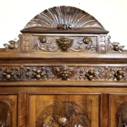 Coffre-banc Renaissance en noyer sculpté – XIXe siècle