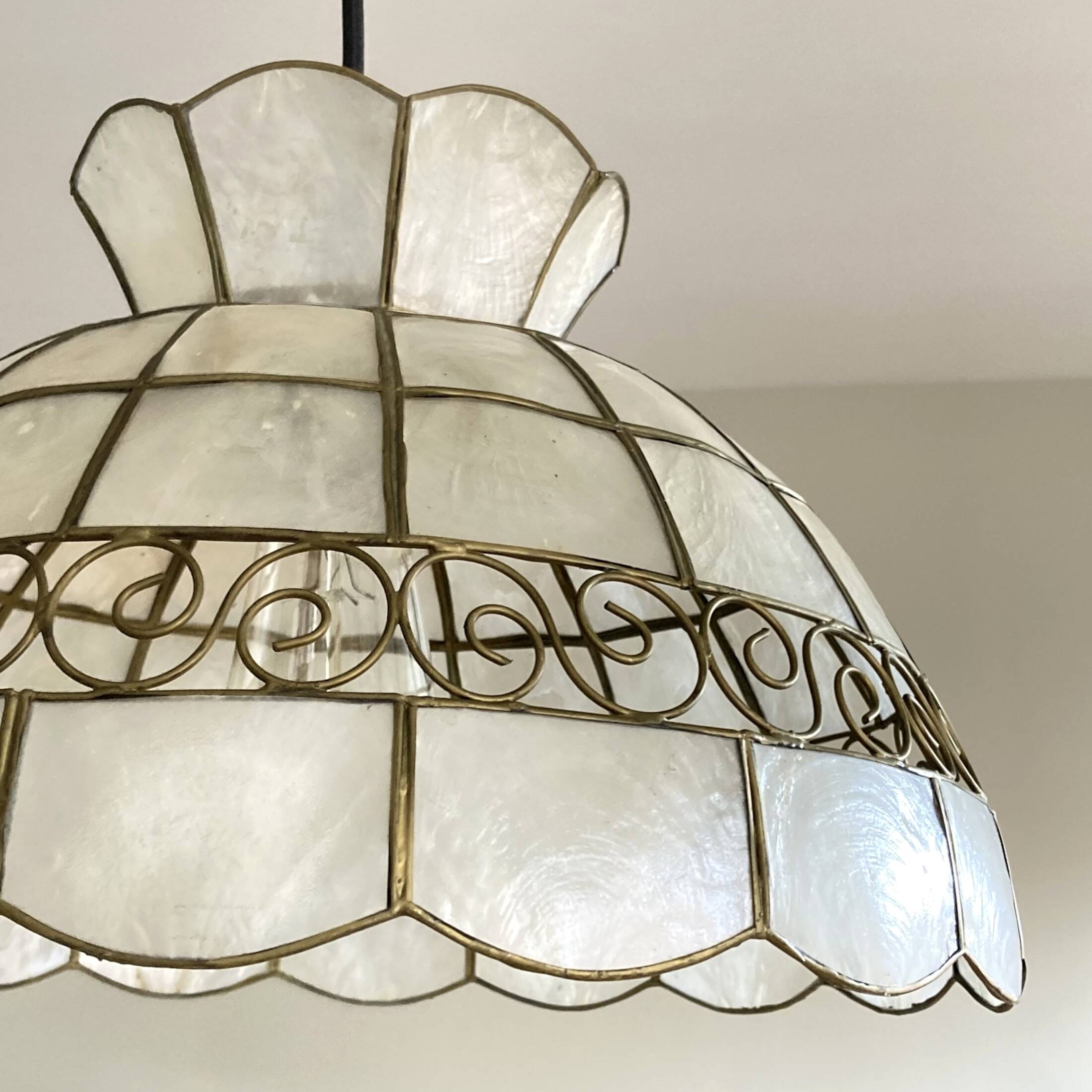 Chandelier suspension lampshade in mother-of-pearl and brass lighting vintage antique ceiling lamp