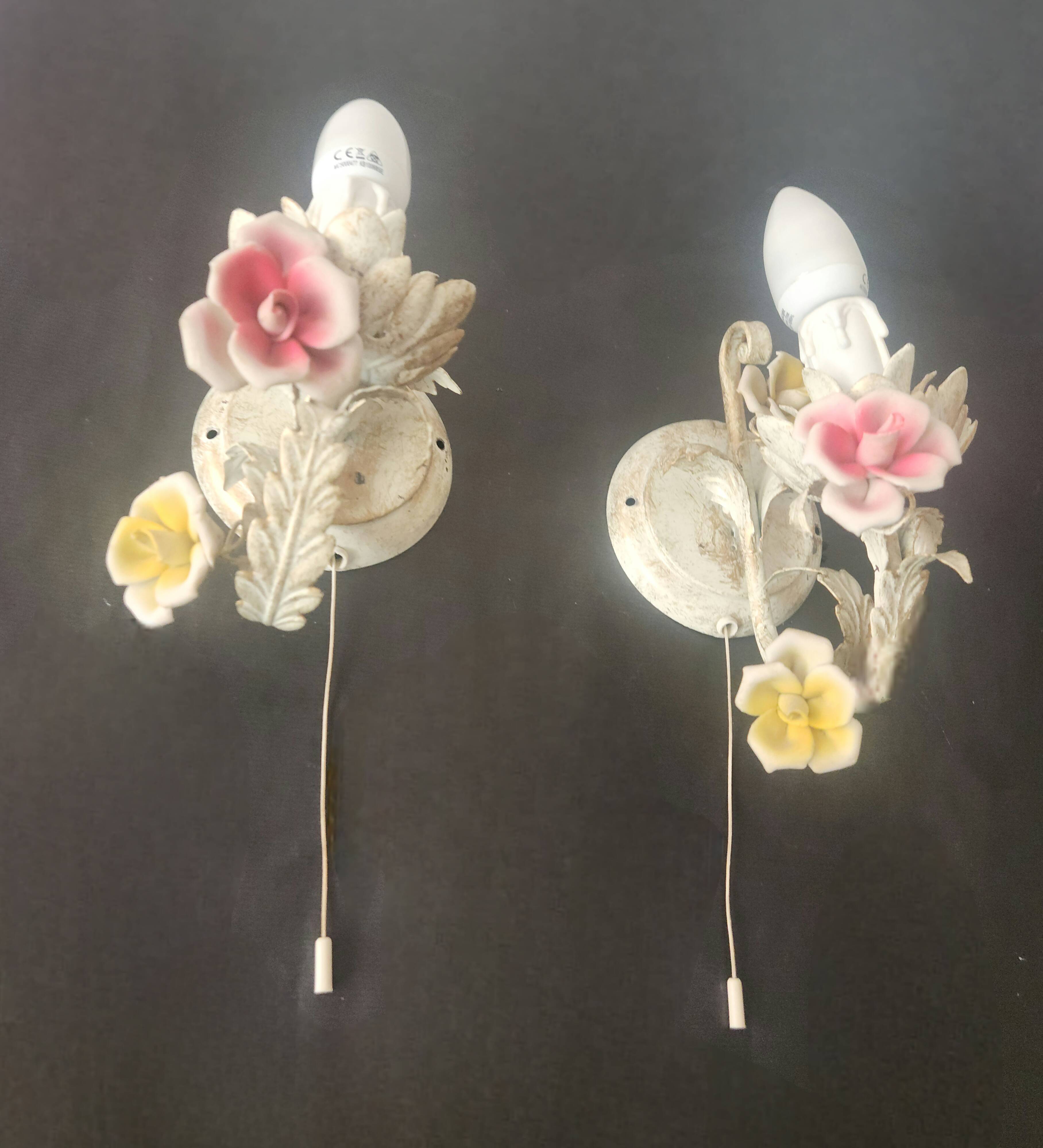 Set von 2 Shabby Chic Wandlampen Tole Schmiedeeisen Porzellan Rosen Blumen
