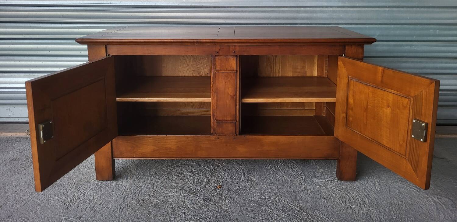 Buffet bas, bahut en bois massif chevillé
