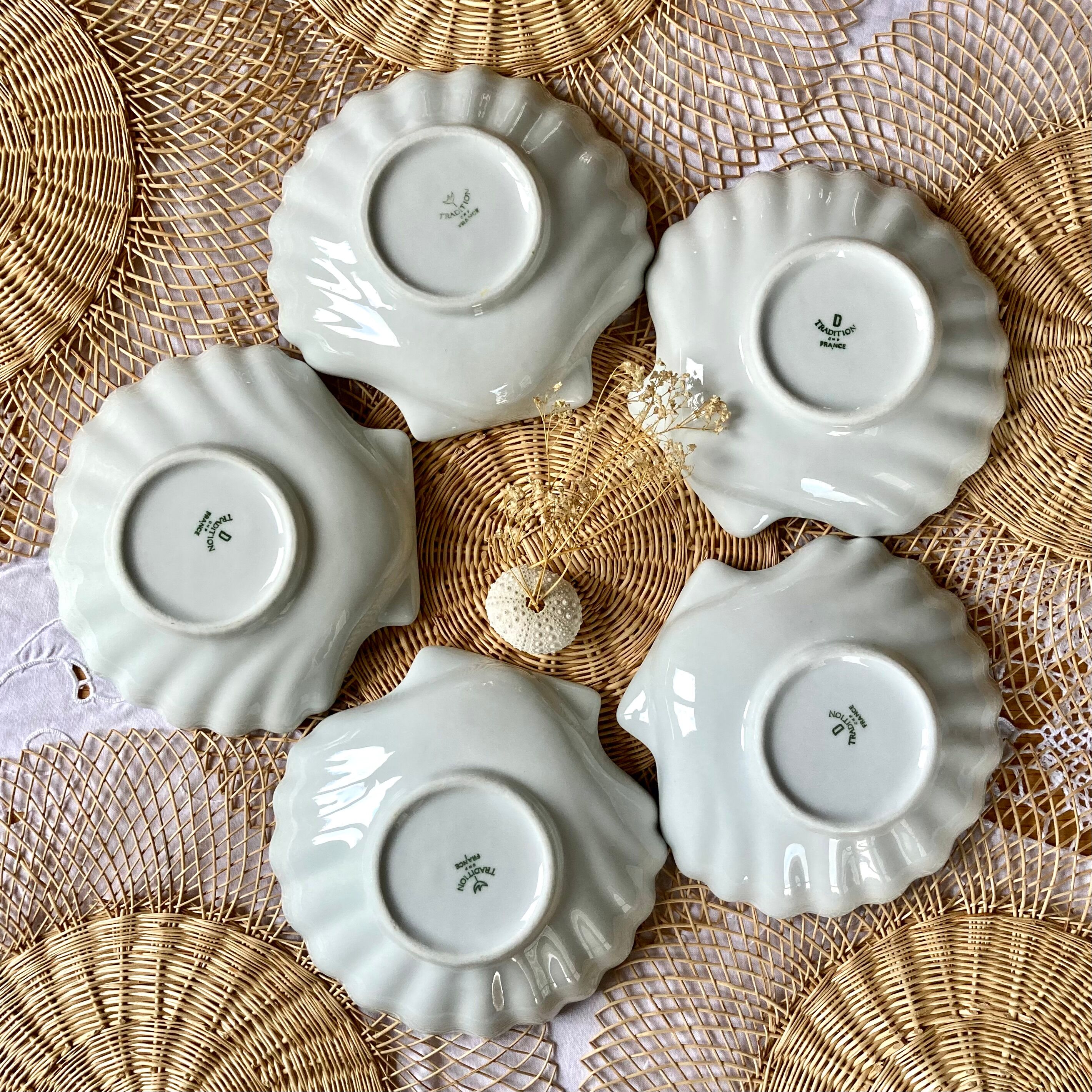 5 scallops antique porcelain cups