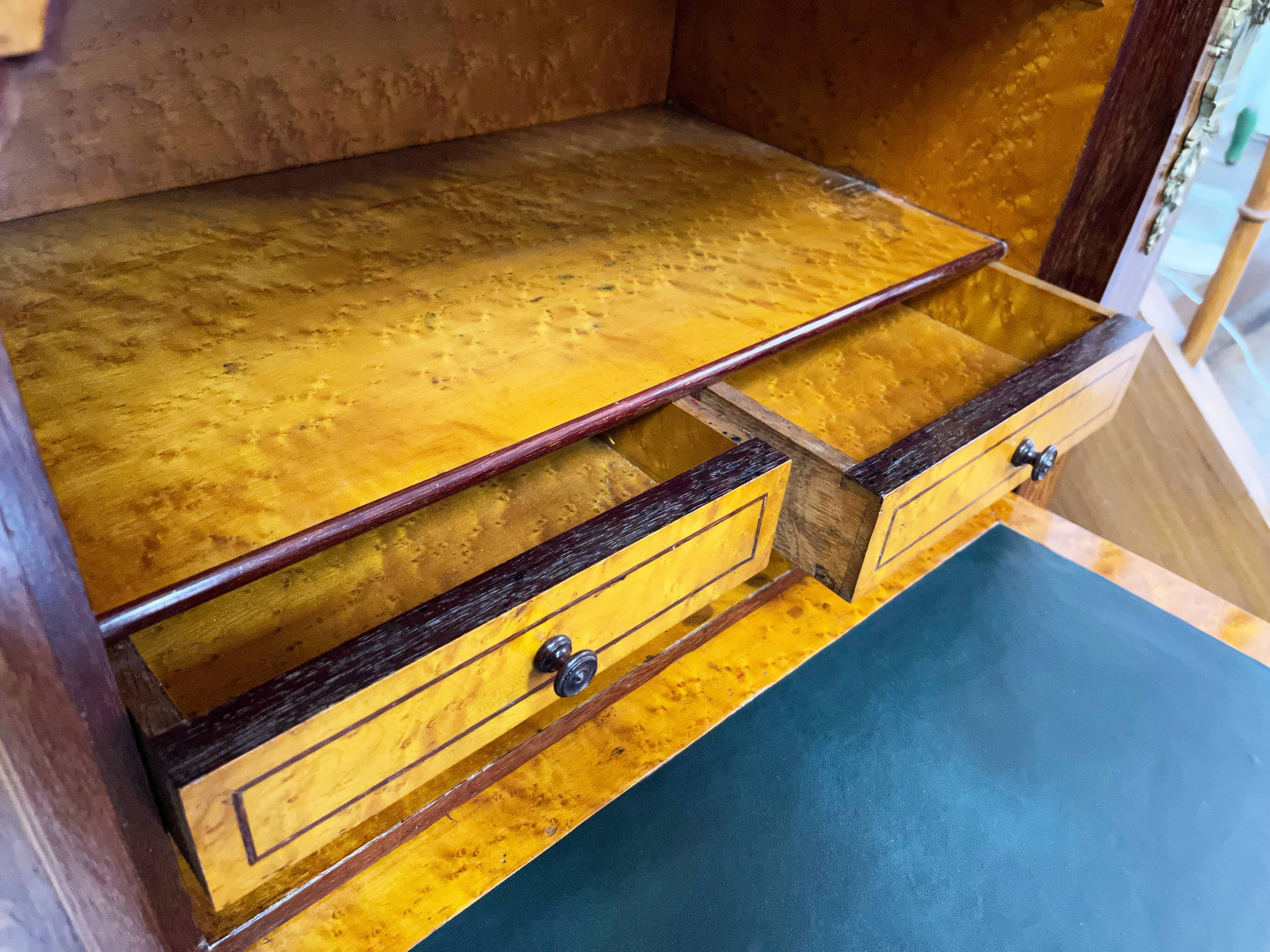 Writing desk in Napoleon III Marquetry white marble top