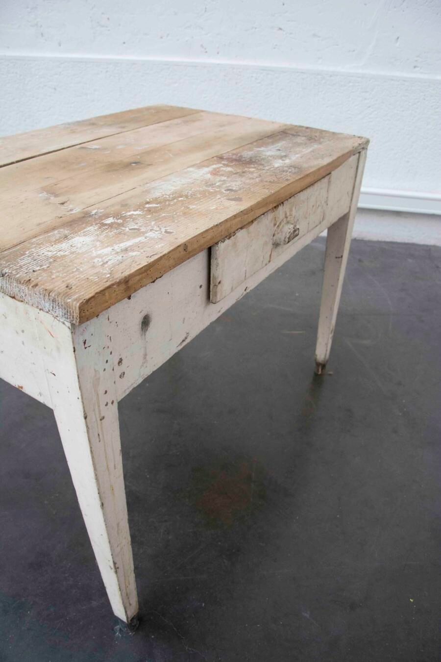 Farm table