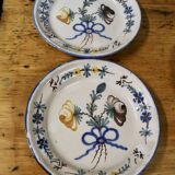 Pair of polychrome earthenware plates