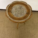 Wooden pedestal table / harness