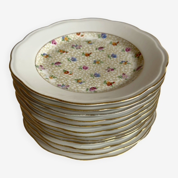 Service de 12 assiettes à dessert en porcelaine S.F.P. Société Française de Porcelaine