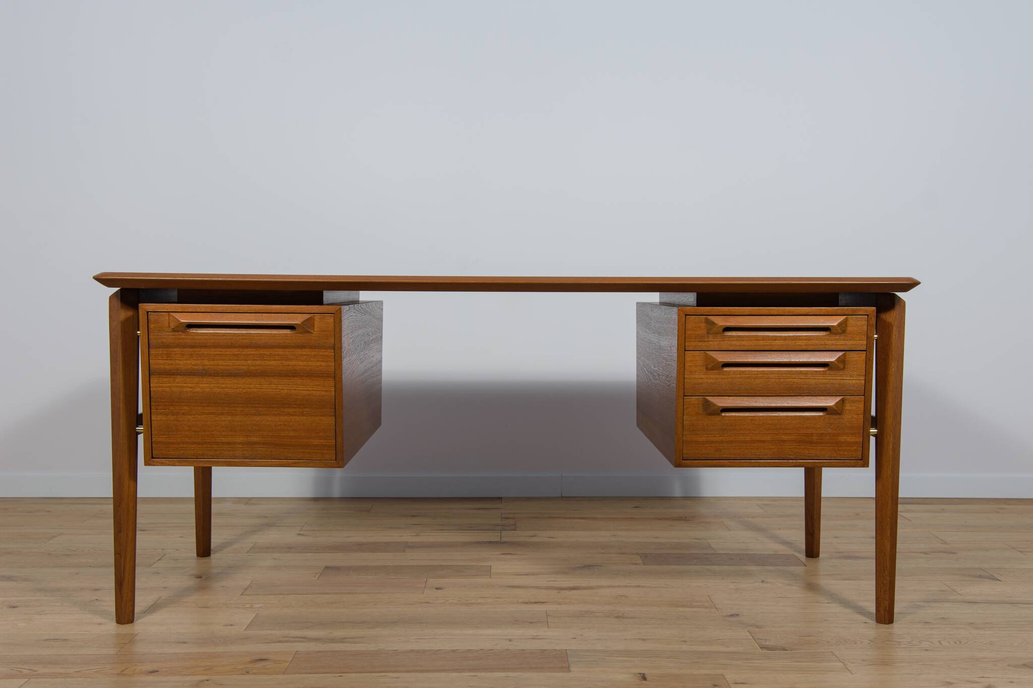 Mid-Century Teak Desk by I.B Kofod-Larsen for Seffle Möbelfabrik, Sweden, 1950s
