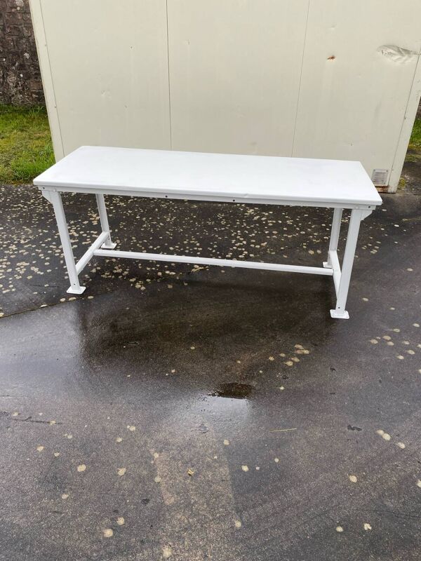 Table militaire en métal
