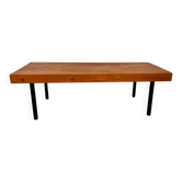 Table basse vintage en bois à lattes et en acier dans le style de Charlotte Perriand, années 1960.