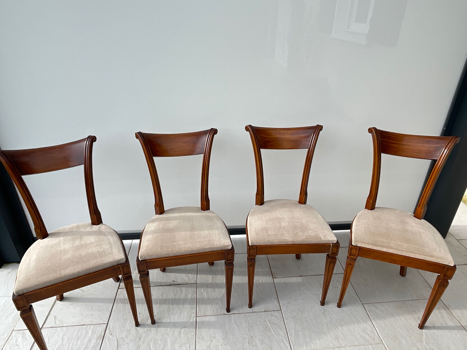 4 chaises Style Directoire en bois massif - Assise tissu crème