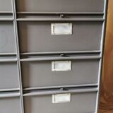 Industrial furniture with 10 metal lockers “Ronéo”