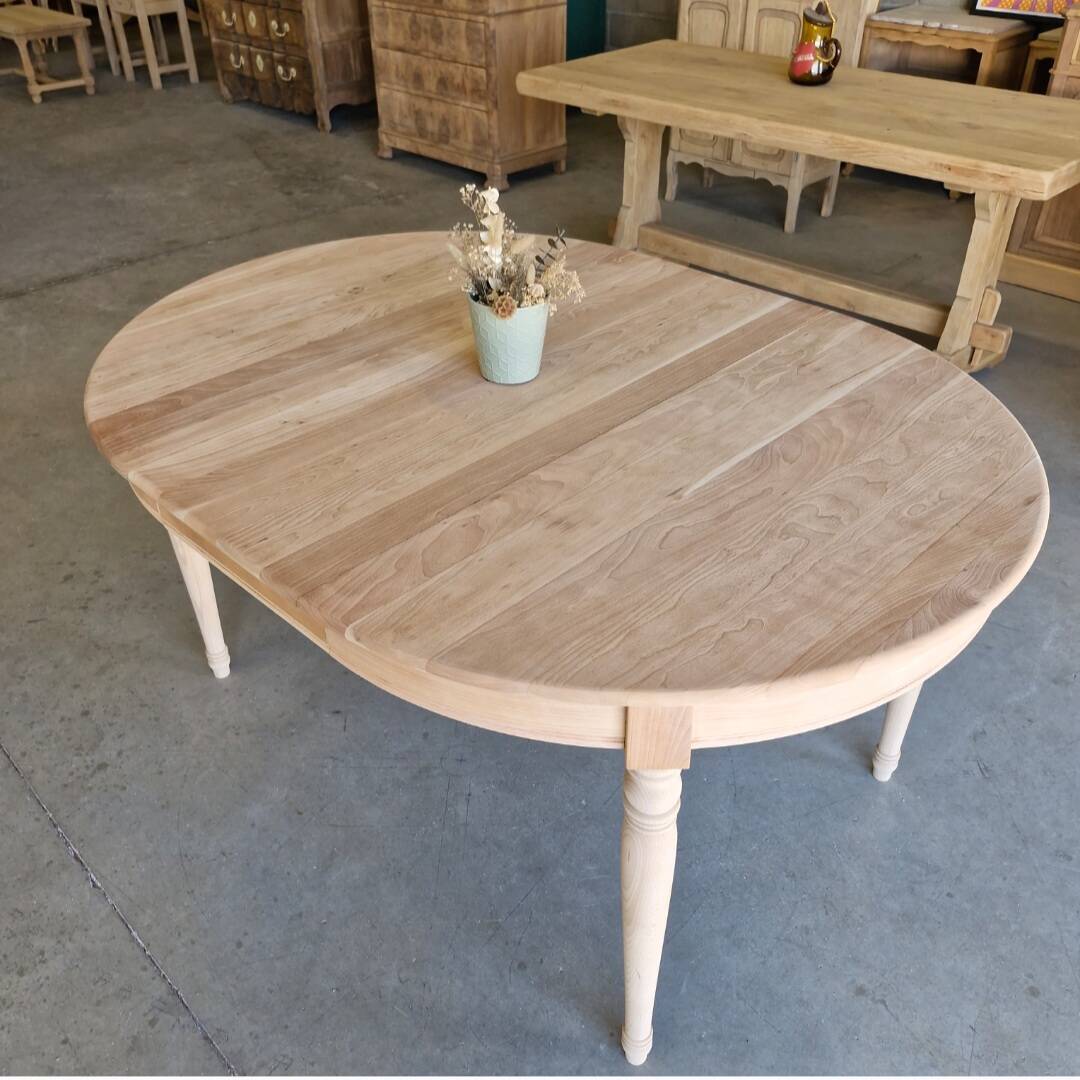 Round table solid cherry with extensions