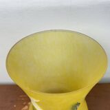 Vase en pâte de verre jaune début XXème signé Lily