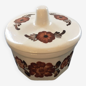 Beige butter dish with floral decoration