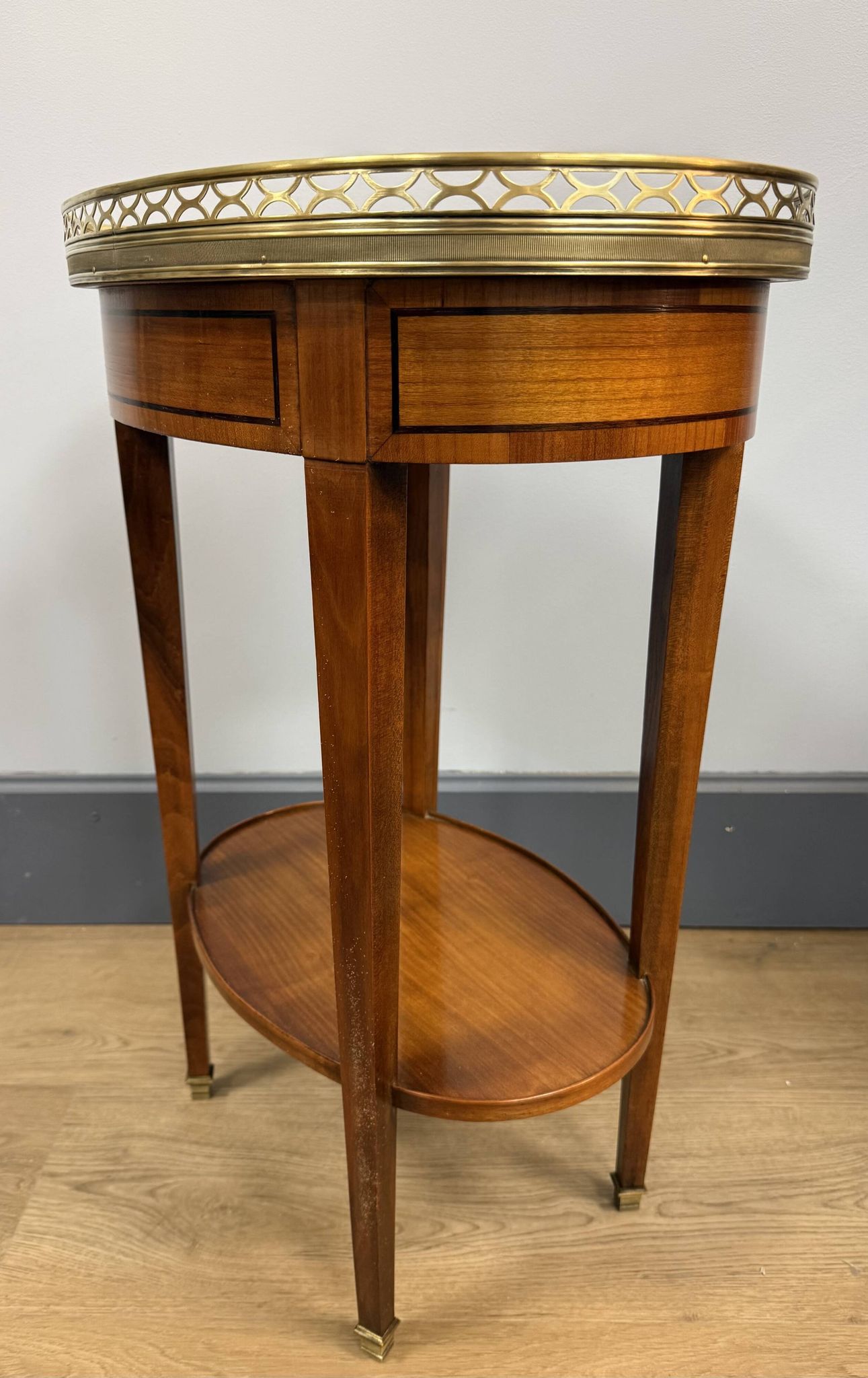 Table bouillotte de forme ovale