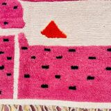 Hand-woven pink Berber rug