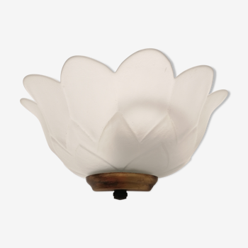 Flower-shaped molded glass wall lamp