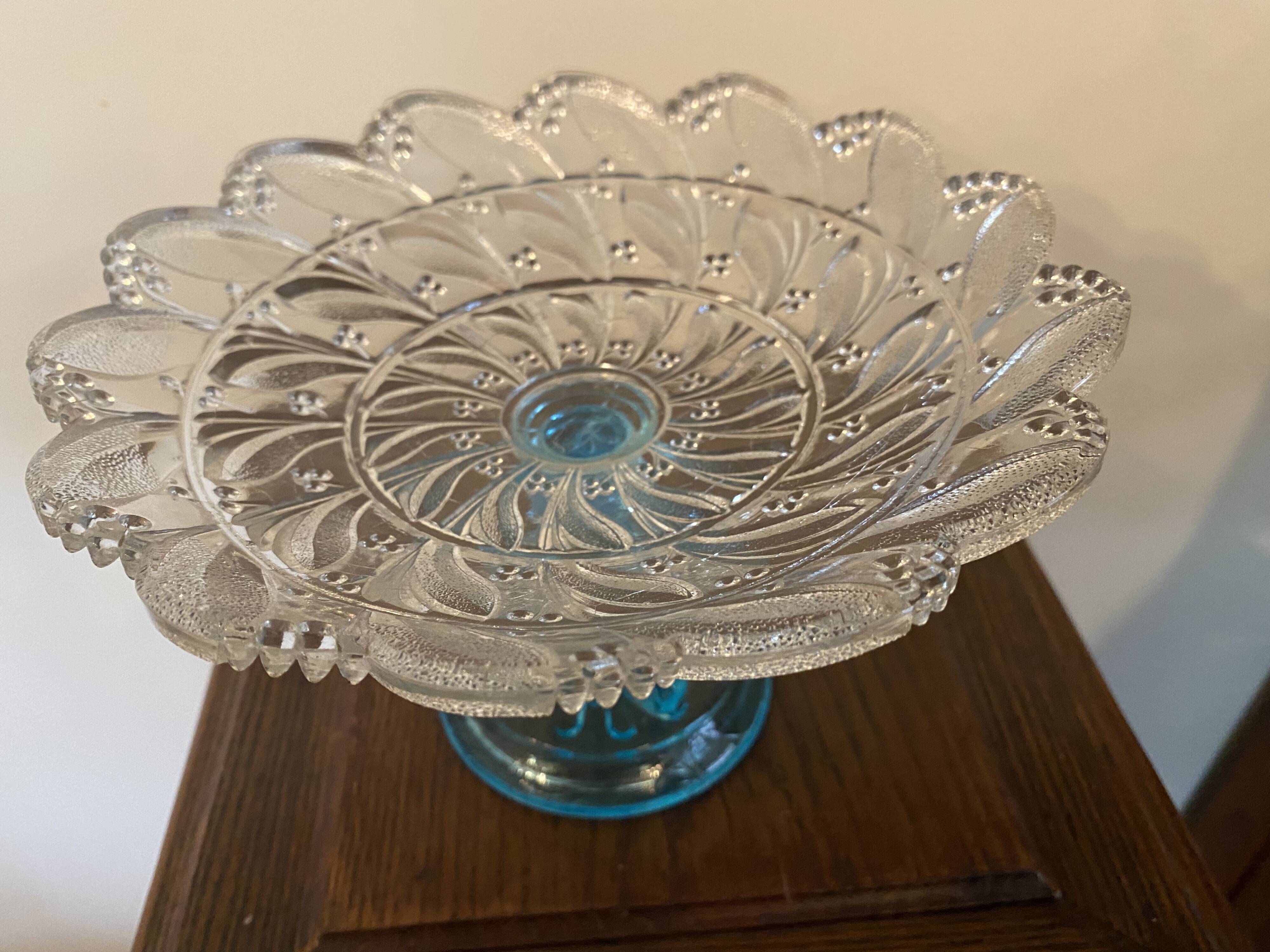 Compotier bicolore en verre moulé