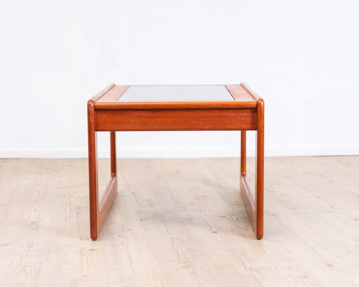 Danish teak coffee table. Manufacturer Komfort Denmark. 1970s.