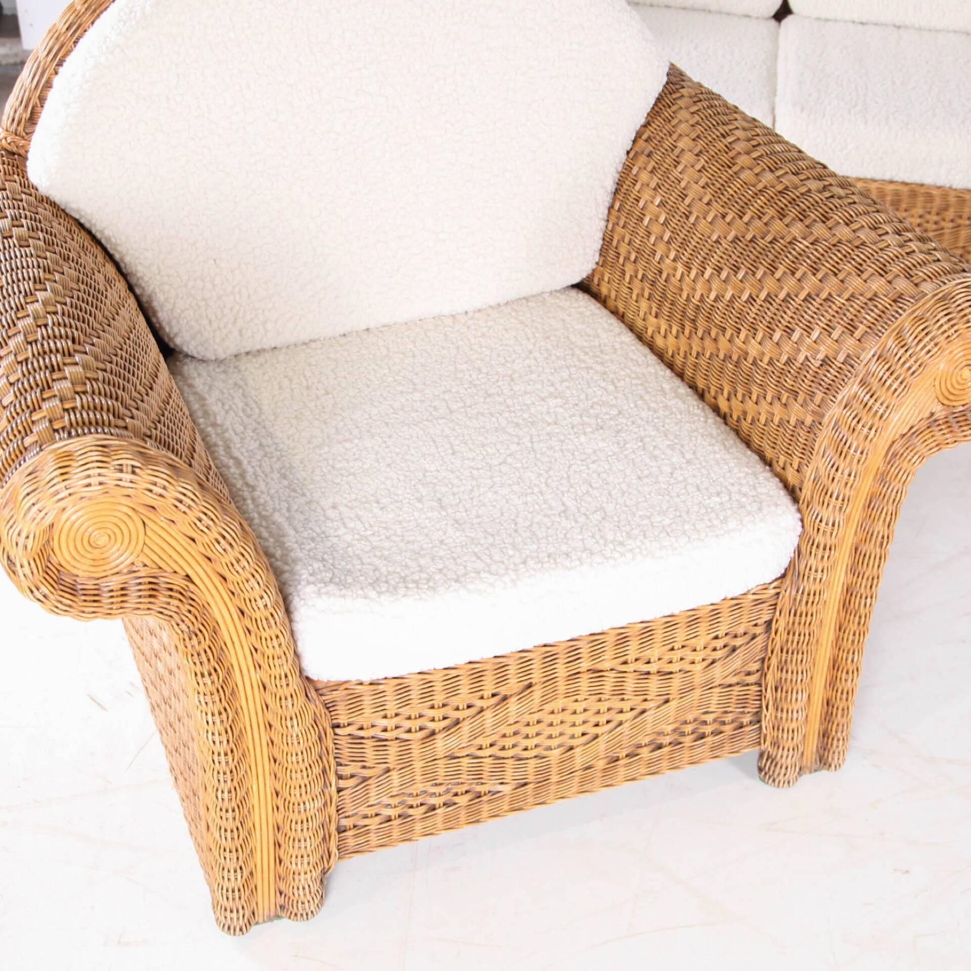 Woven rattan lounge set