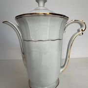 Cafetière en porcelaine blanche de Limoges