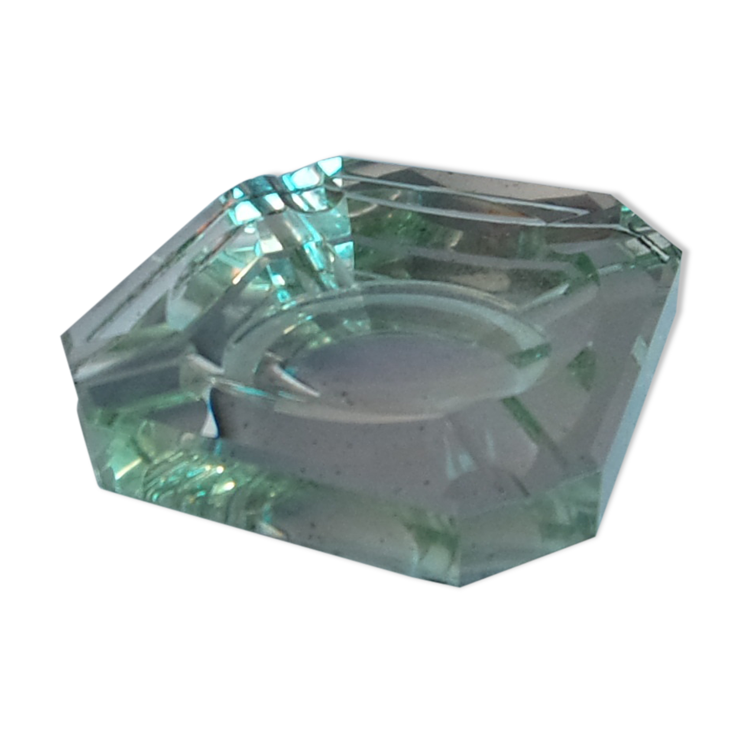 Saint-Gobain's mirrored glass ashtray