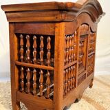 Panetière xviii, louis xv style walnut policeman's hat