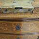 Commode scriban Piémontaise galbée en marqueterie
