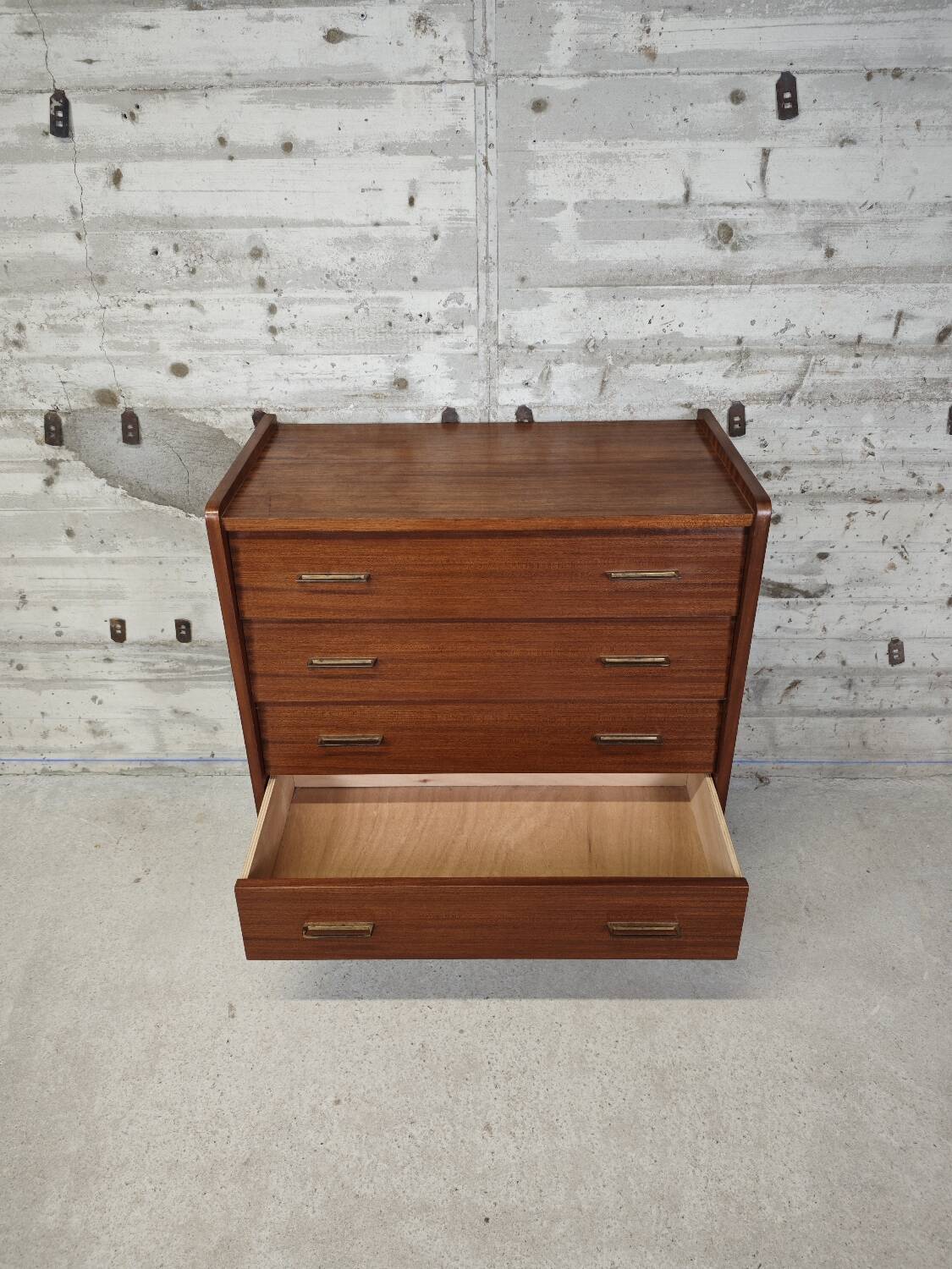 Vintage chest of drawers