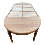 Extendable round Art Deco dining table, restored in solid oak, circa 1950, 280cm