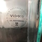Vase en verre à base carrée