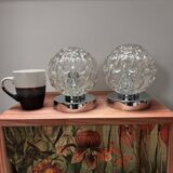 Paire d’appliques murales chromées globes en verre vintage