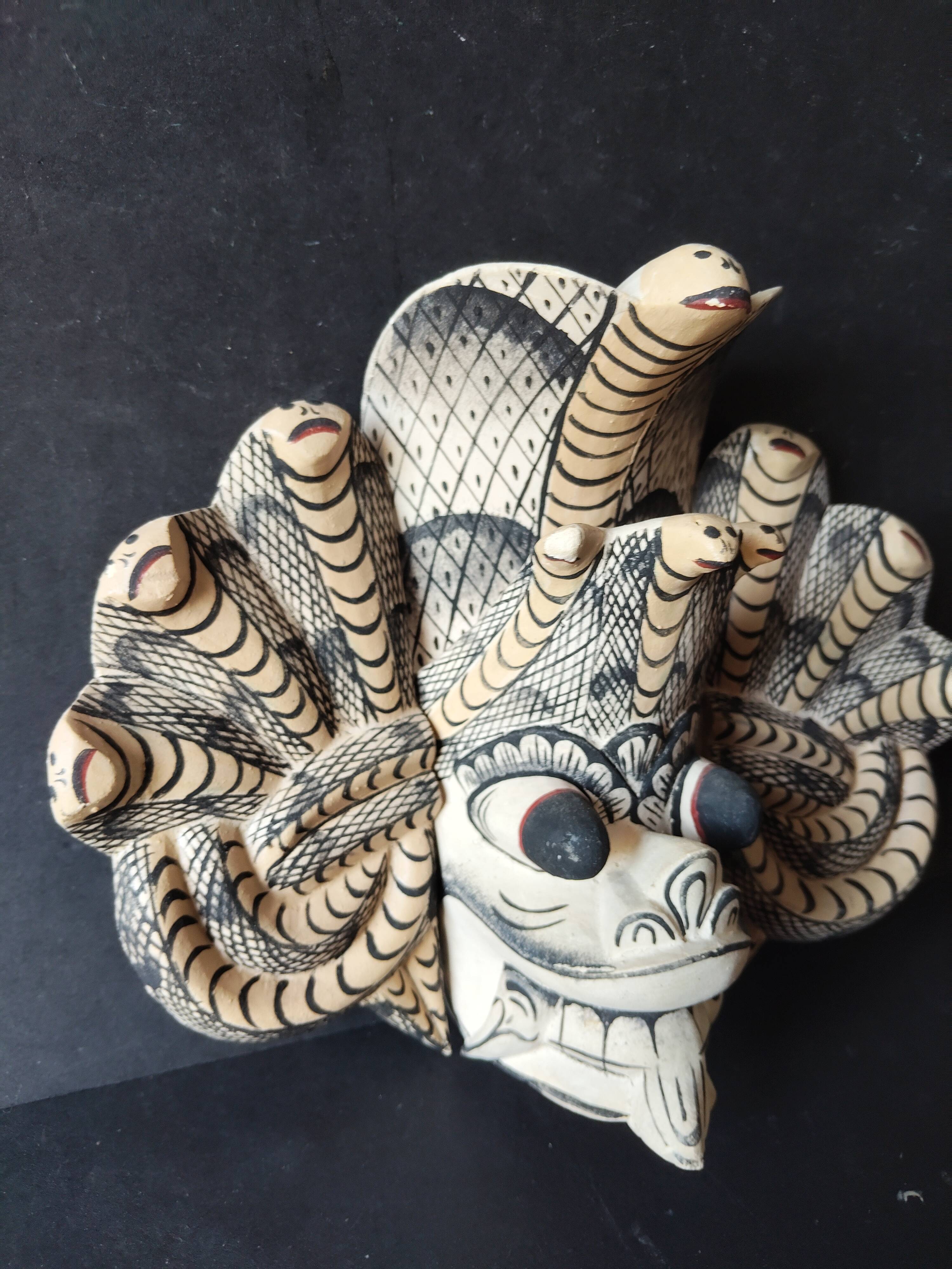 Ancient Balinese mask in carved wood – Protective Naga – Sculpture a
