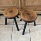 Duo de tabourets tripodes