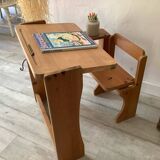 Foldable children's desk