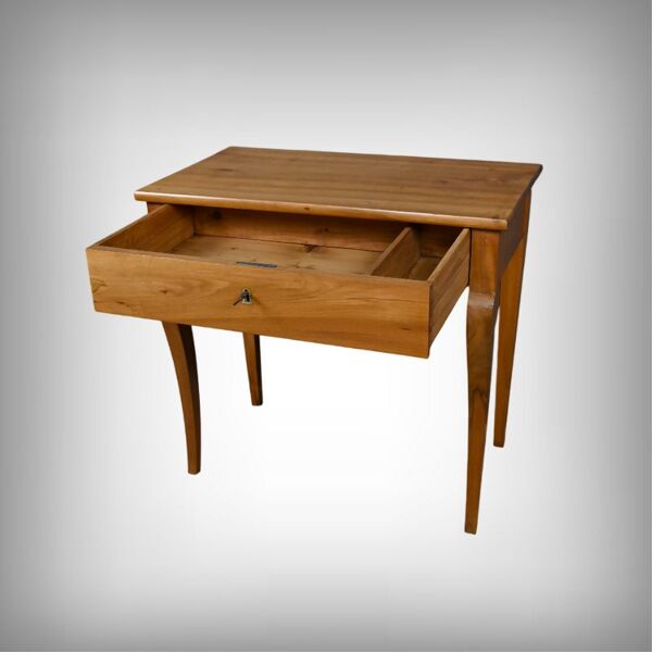 Petite table console en noyer, époque Restauration – début XIXe
