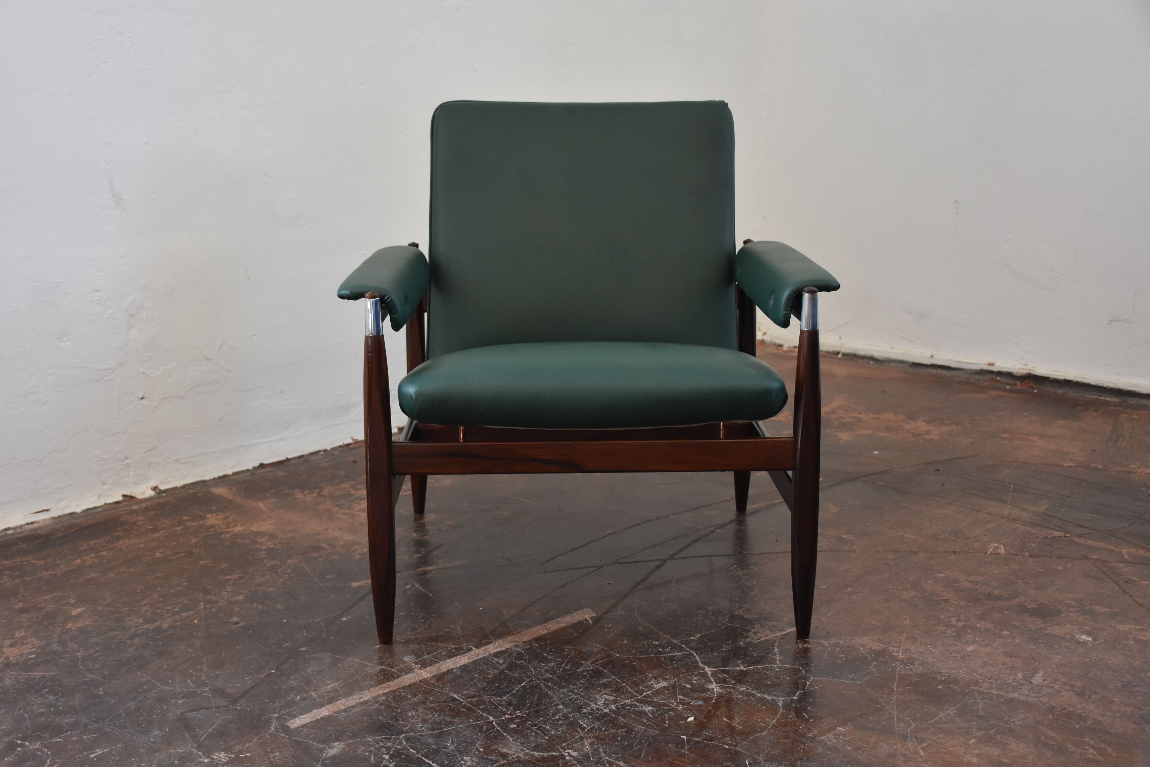 Fauteuil en palissandre & simili cuir modèle 112 par Leolux, années 1960
