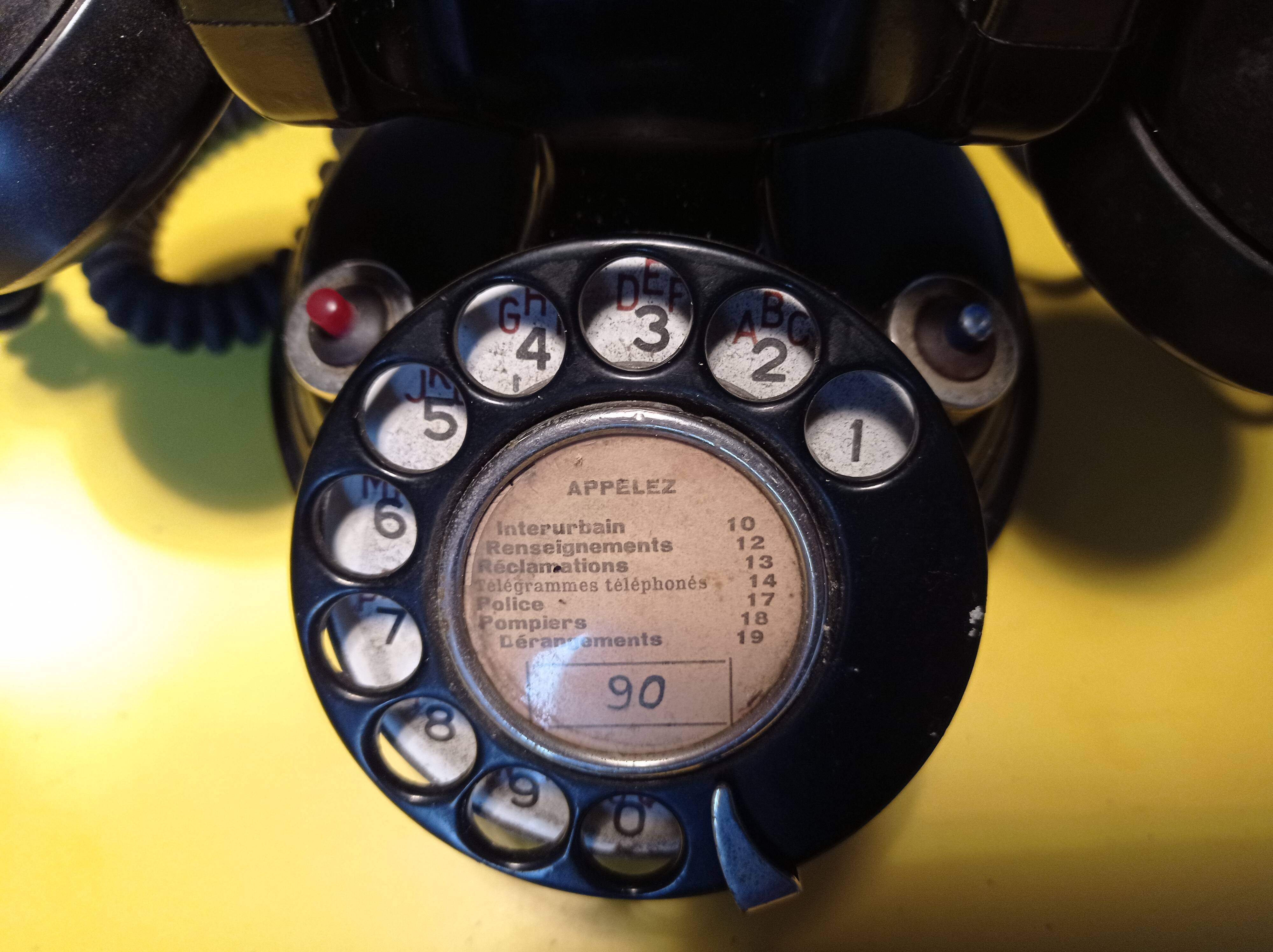 Téléphone bakélite années 40