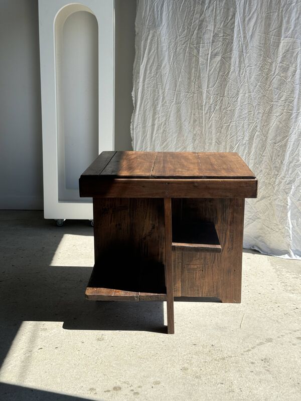 Table d'appoint carrée piètement quadripode à entretoise de style moderniste