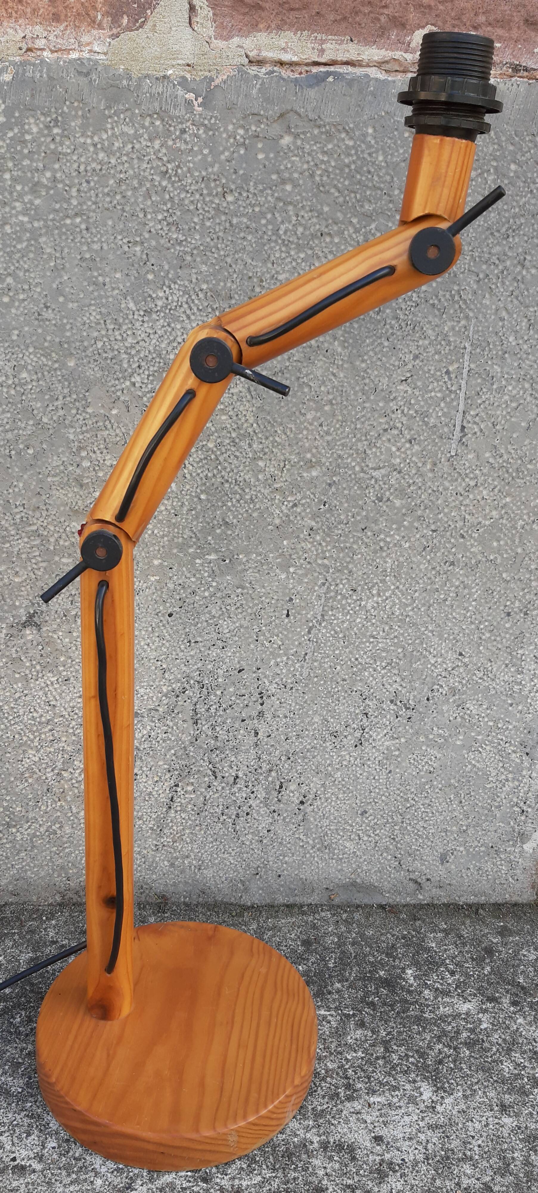 Articulated wooden lamp