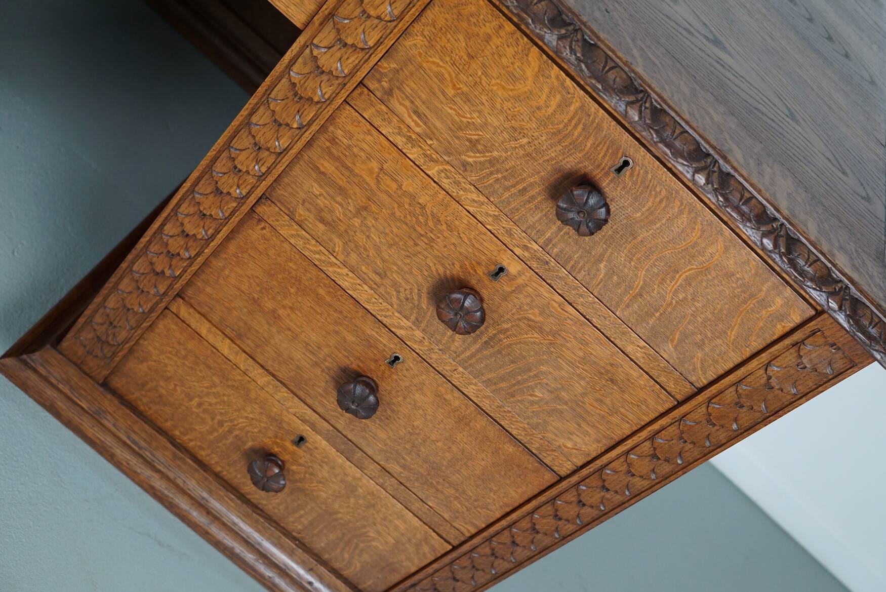 Bureau / Comptoir de Magasin Antique Art Nouveau en Chêne Sculpté, Pays-Bas, Début du 20ème Siècle