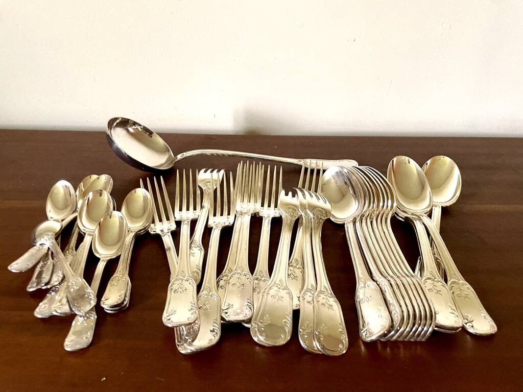 36-piece silver-plated cutlery set