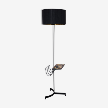 Black metal review door floor lamp with ceramic shelf