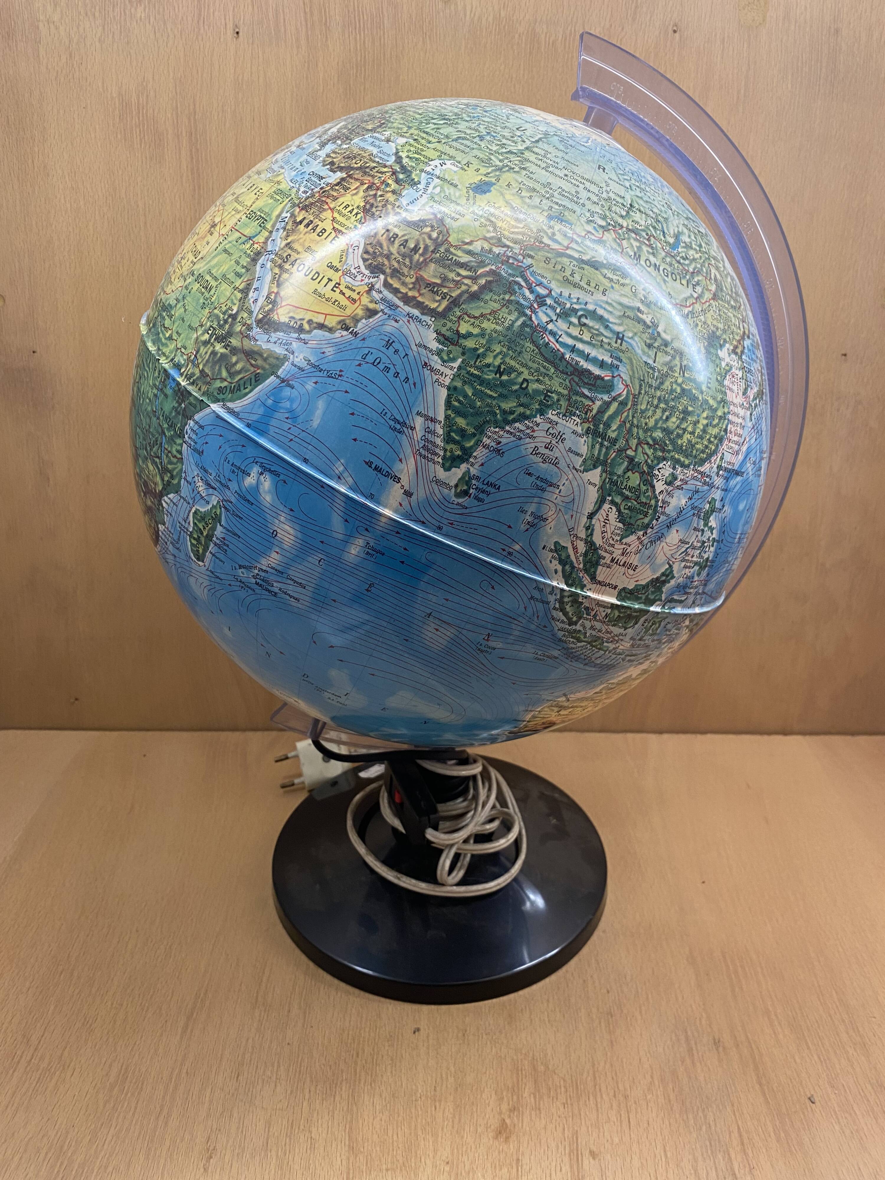 Terrestrial globe 80s