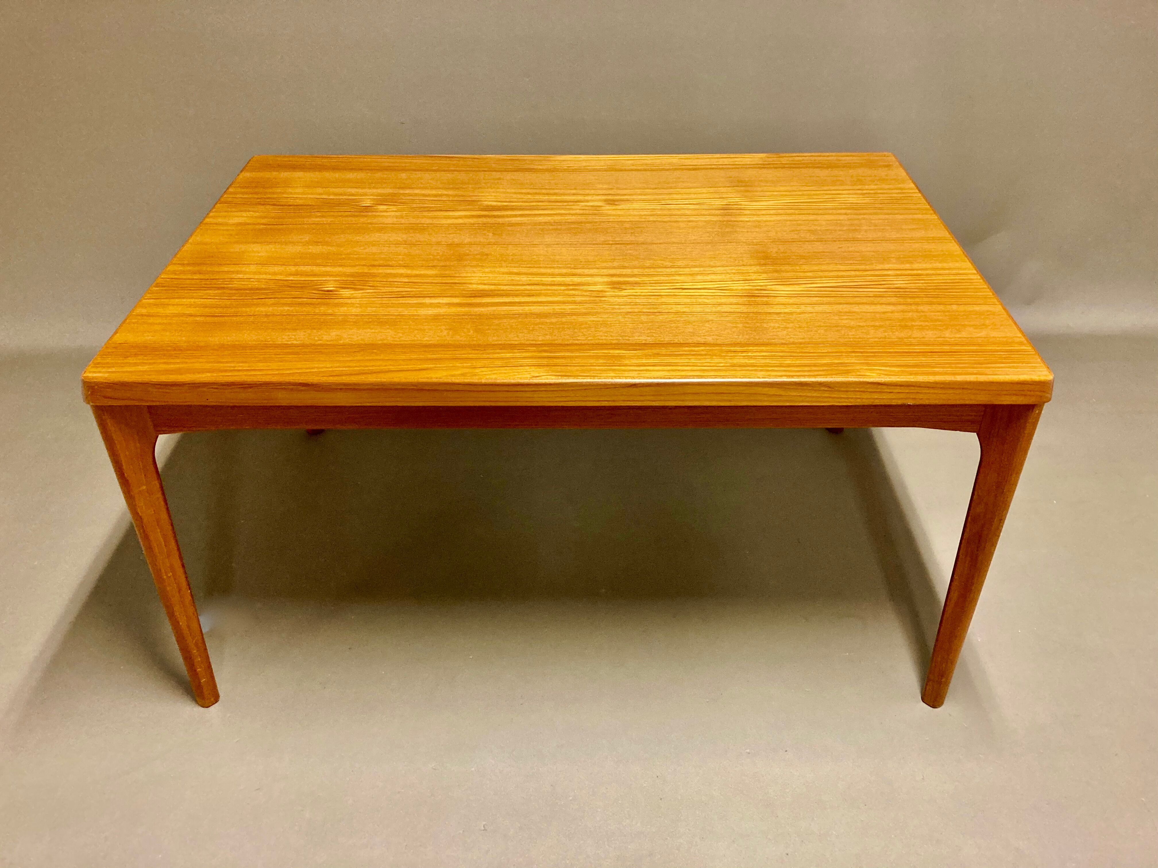 Set table and chairs Scandinavian design 1950.