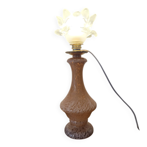 Lampe de table en pâte