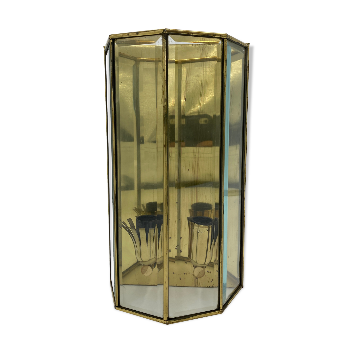 Applies two brass and glass fires