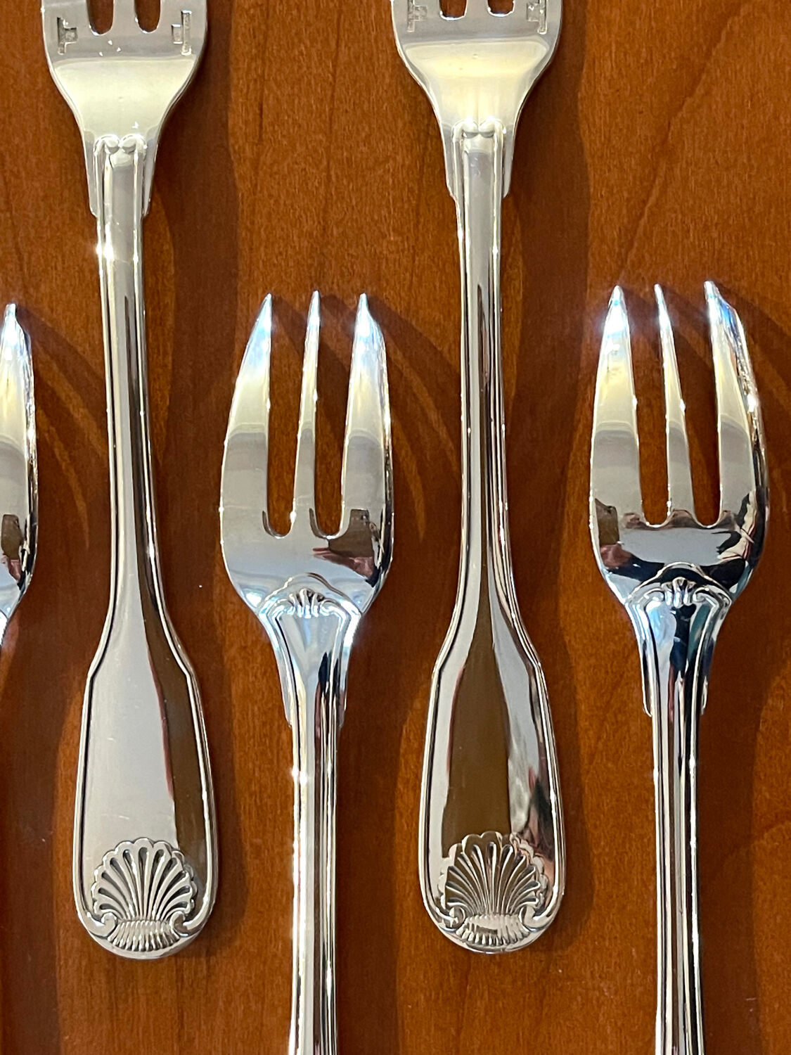 Christofle France, 12 dessert cake forks 1970/1980 in new condition.